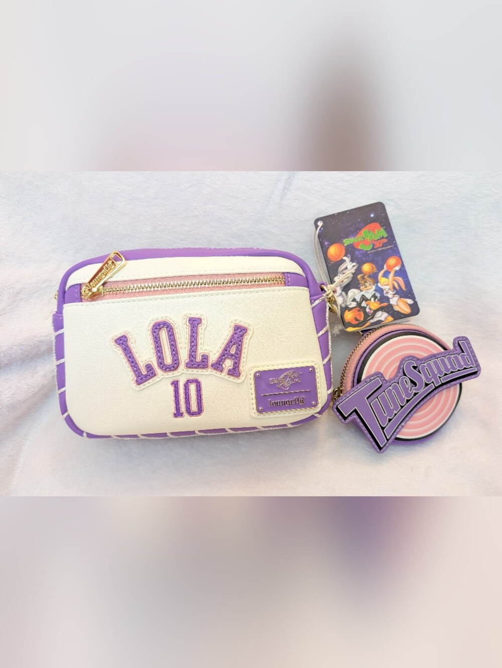 Loungefly Space Jam Lola Bunny Sling crossbody hip bum bag With Coin pouch NWT - Picture 5 of 5
